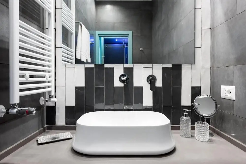 Photo - Circle in the Square