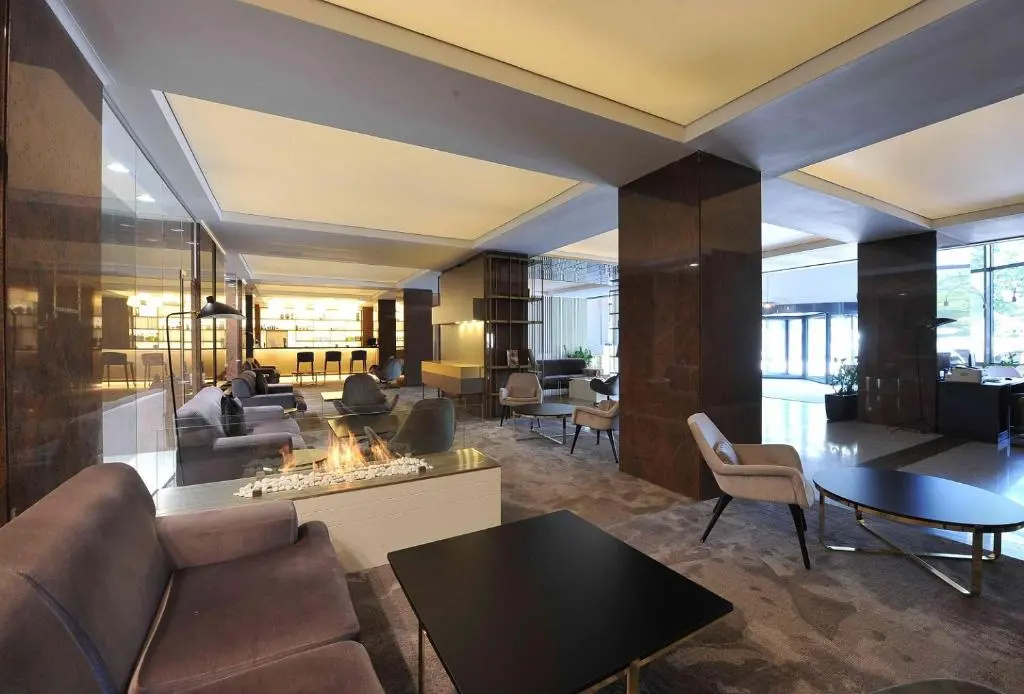 Foto - Crystal Palace Hotel