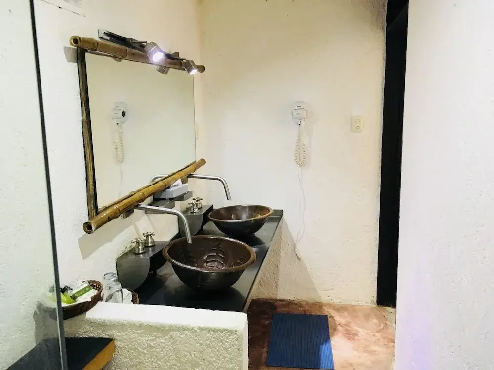 Photo - Maria's Kan Kin