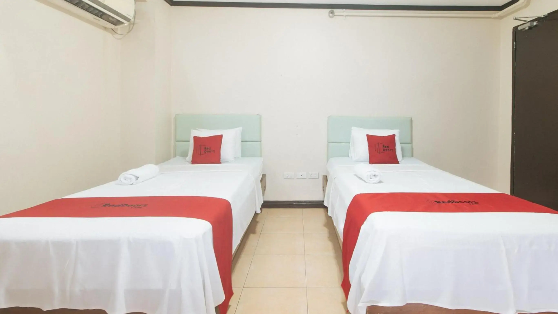 Foto - RedDoorz Plus New Era Budget Hotel Mabolo former RedDoorz near Landers Superstore Cebu City