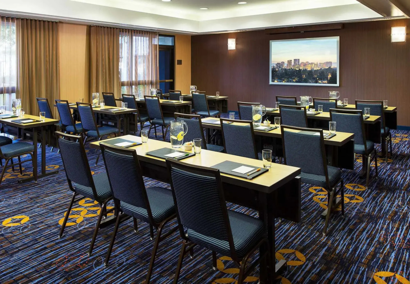 Photo - Courtyard by Marriott Oakland Airport