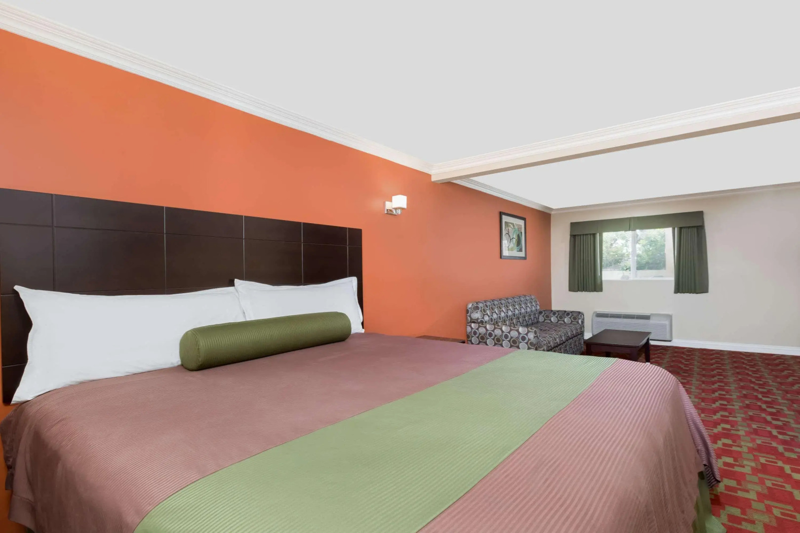 Photo - Travelodge Inn & Suites by Wyndham Bell Los Angeles Area