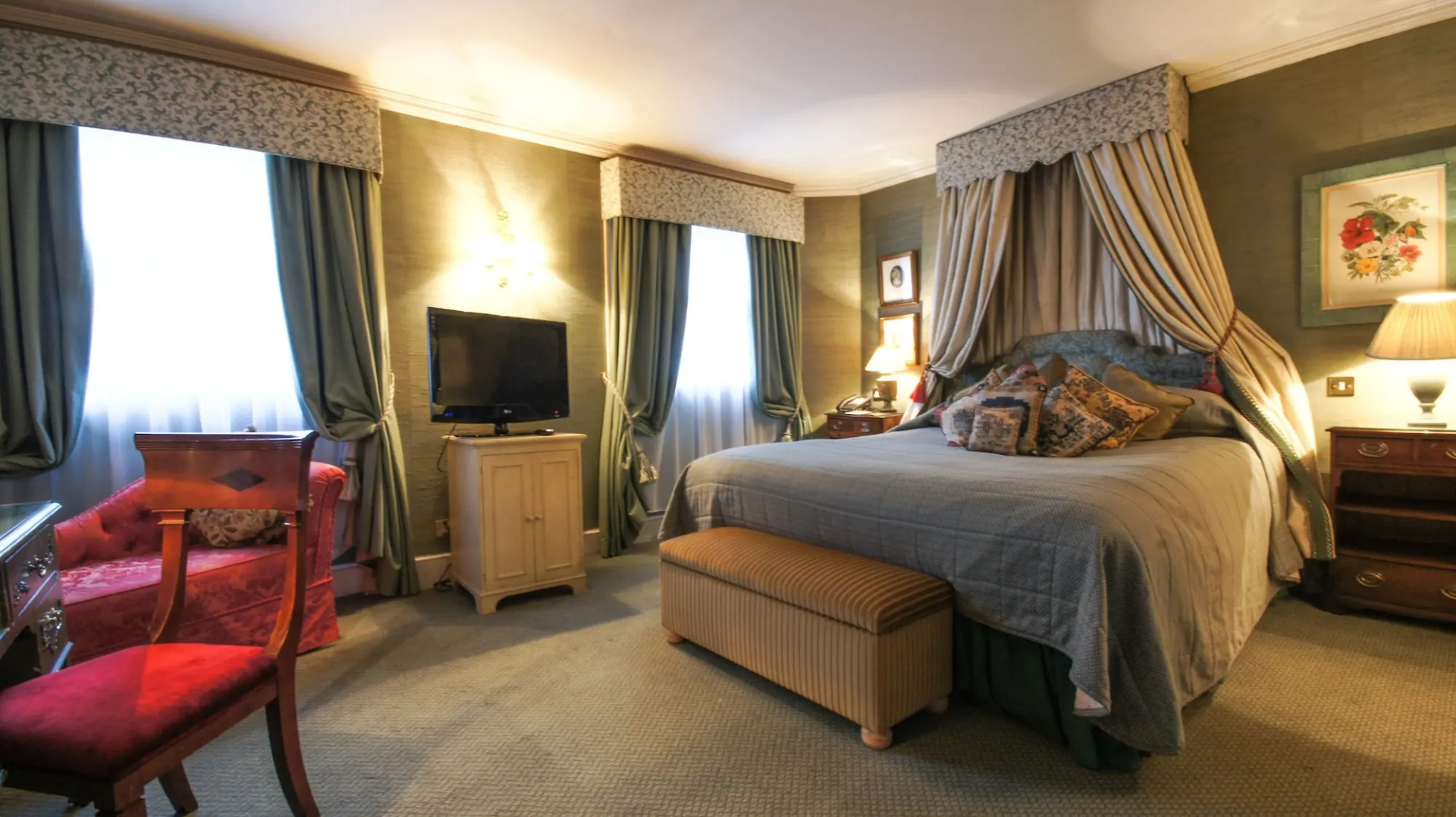 Photo - The Leonard Hotel