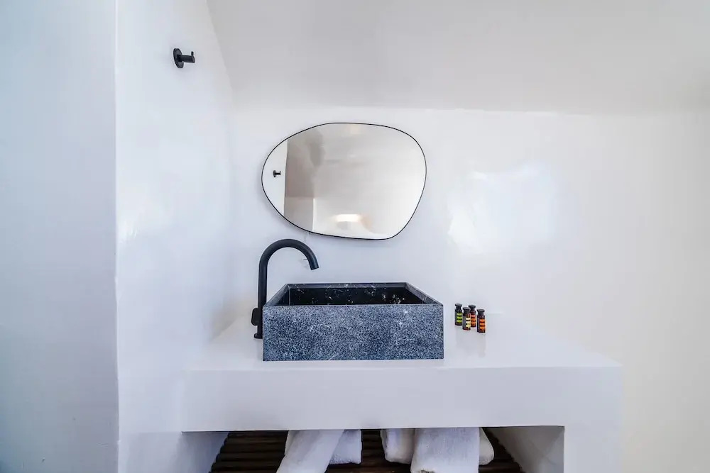 Foto - Phaos 1870, A restored Winery