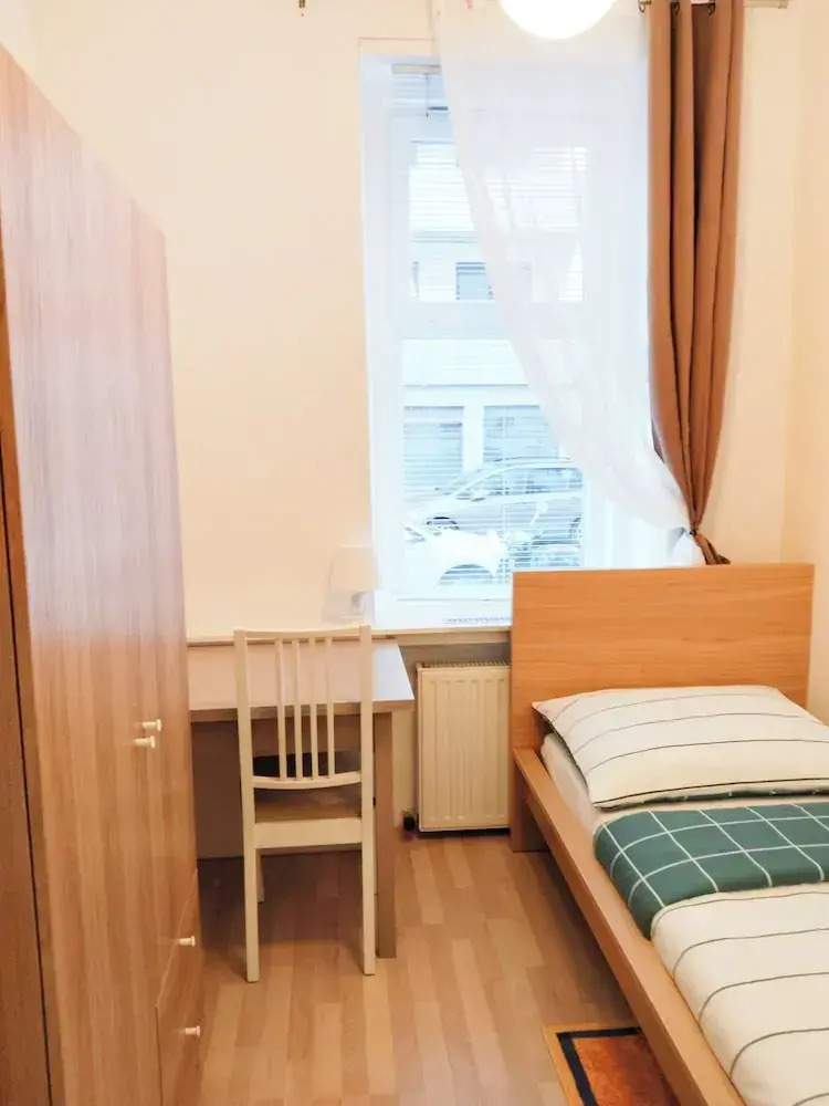 Photo - Favorit-Rooms Direkt Metro-U1 best connection to Centralstation and City-Center