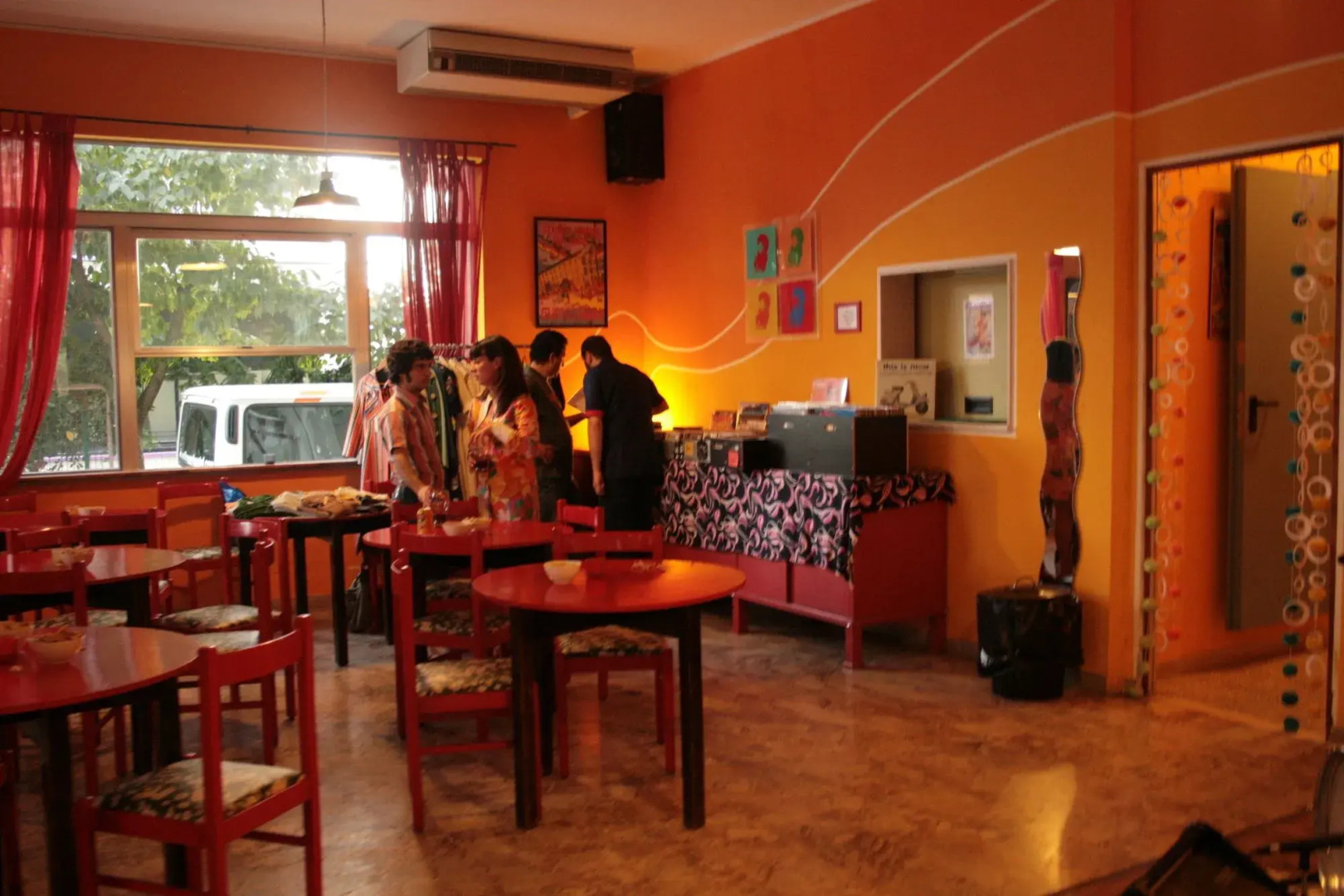 Photo - Sunflower Beach Backpacker Hostel & Bar