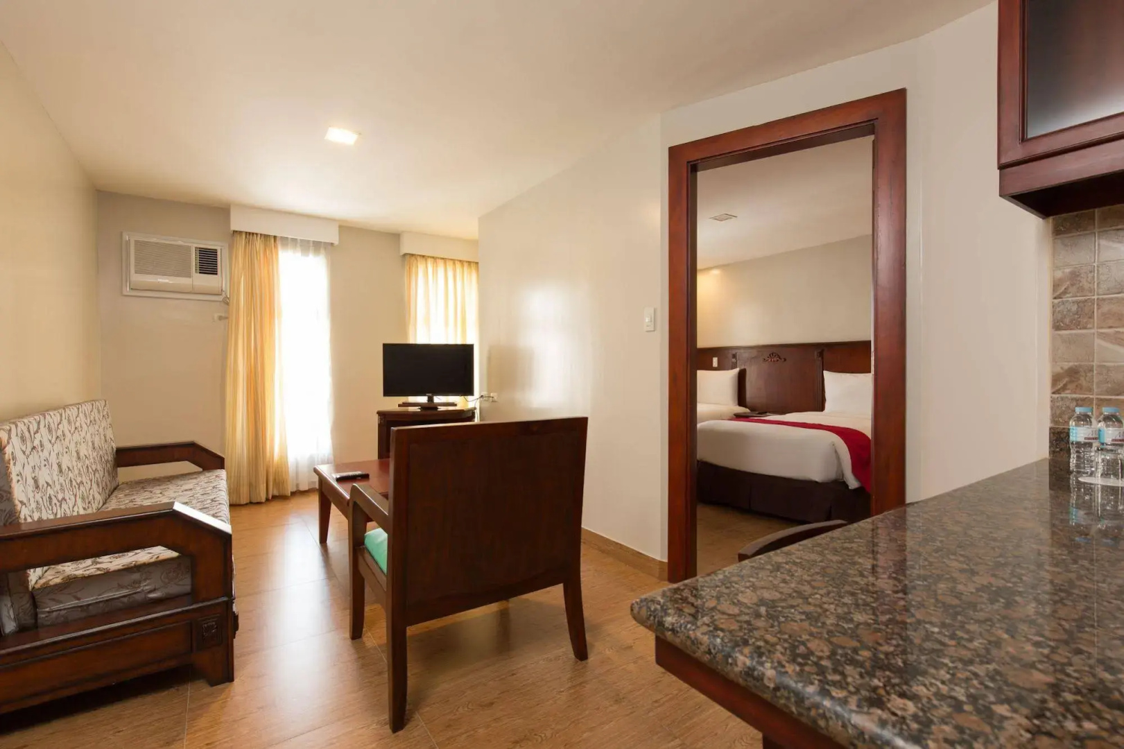 Foto - MJ Hotel & Suites