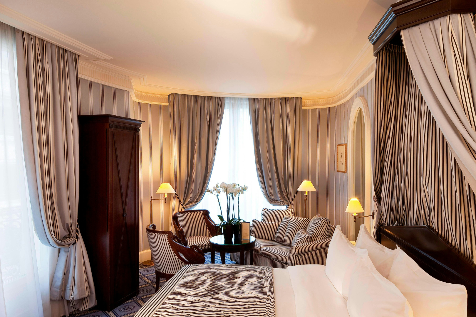 Photo - Le Dokhan’s Paris Arc de Triomphe, a Tribute Portfolio Hotel