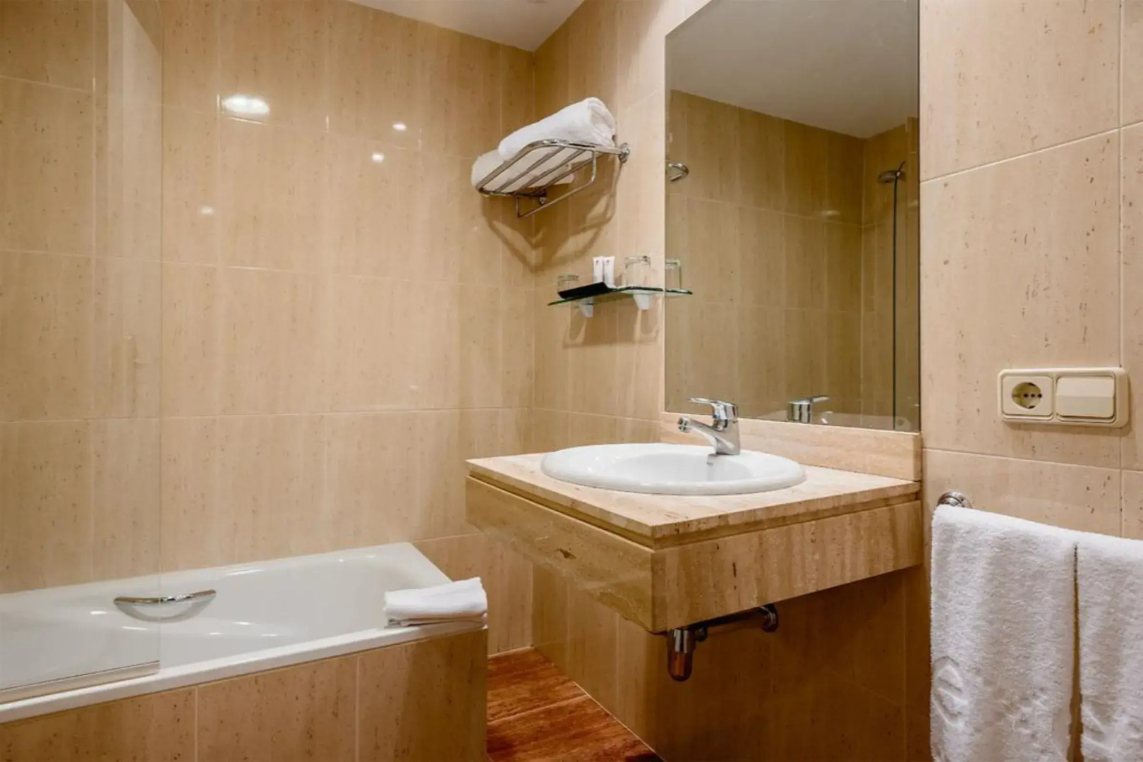 Photo - Ikonik Plaza Mercado