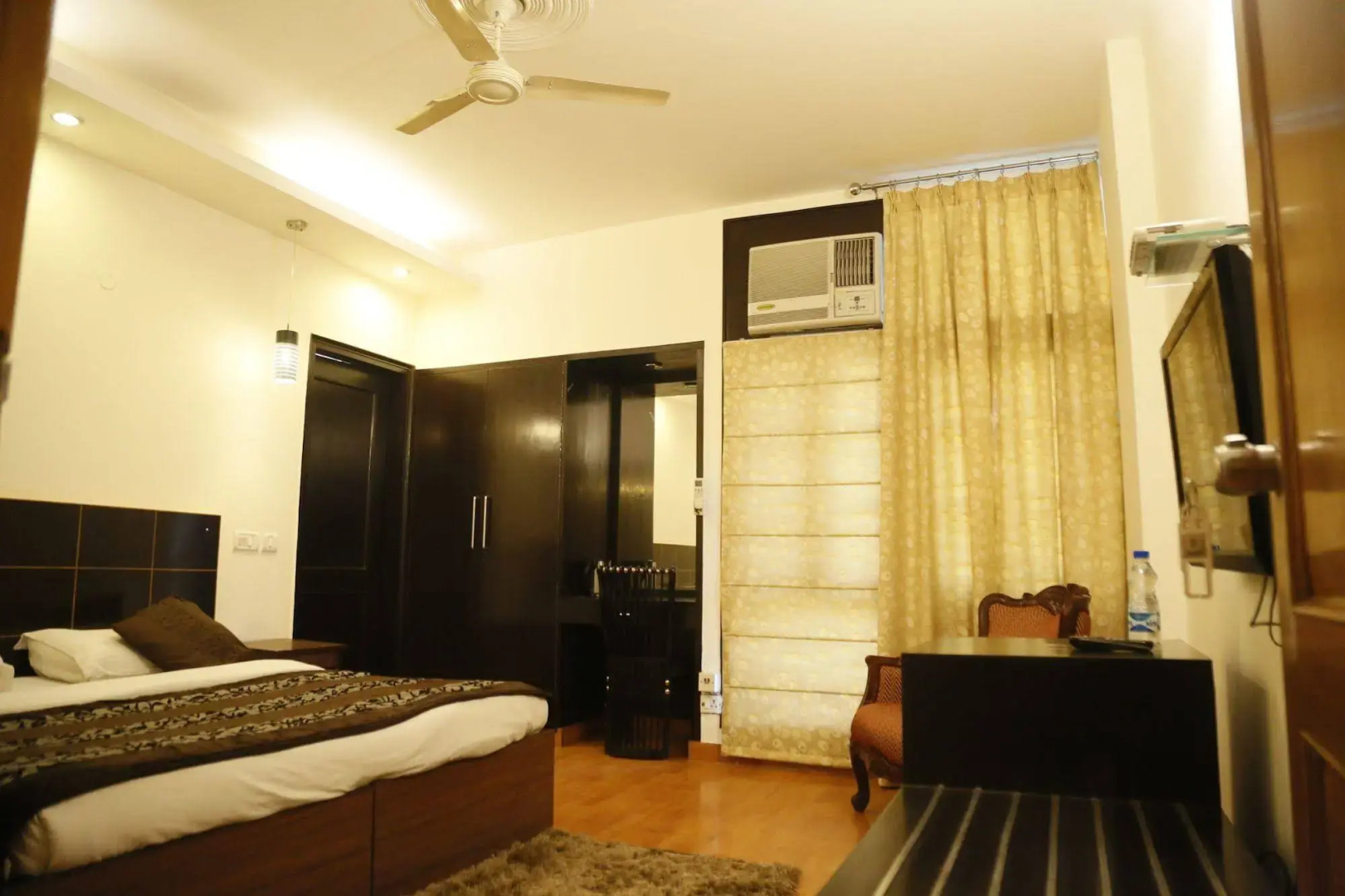 Foto - Grand FFOUR near Nehru Place, Delhi