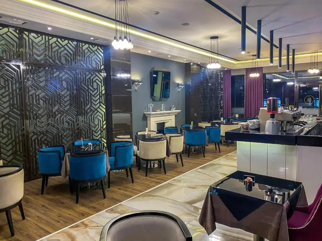 Foto - Senator Hotel