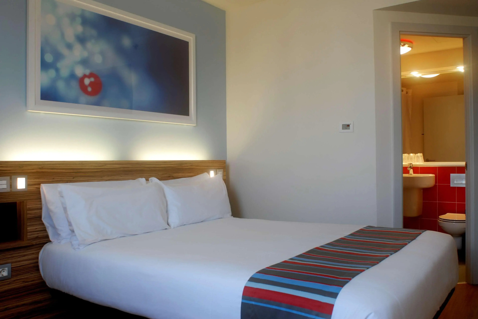 Photo - Travelodge Barcelona Poblenou