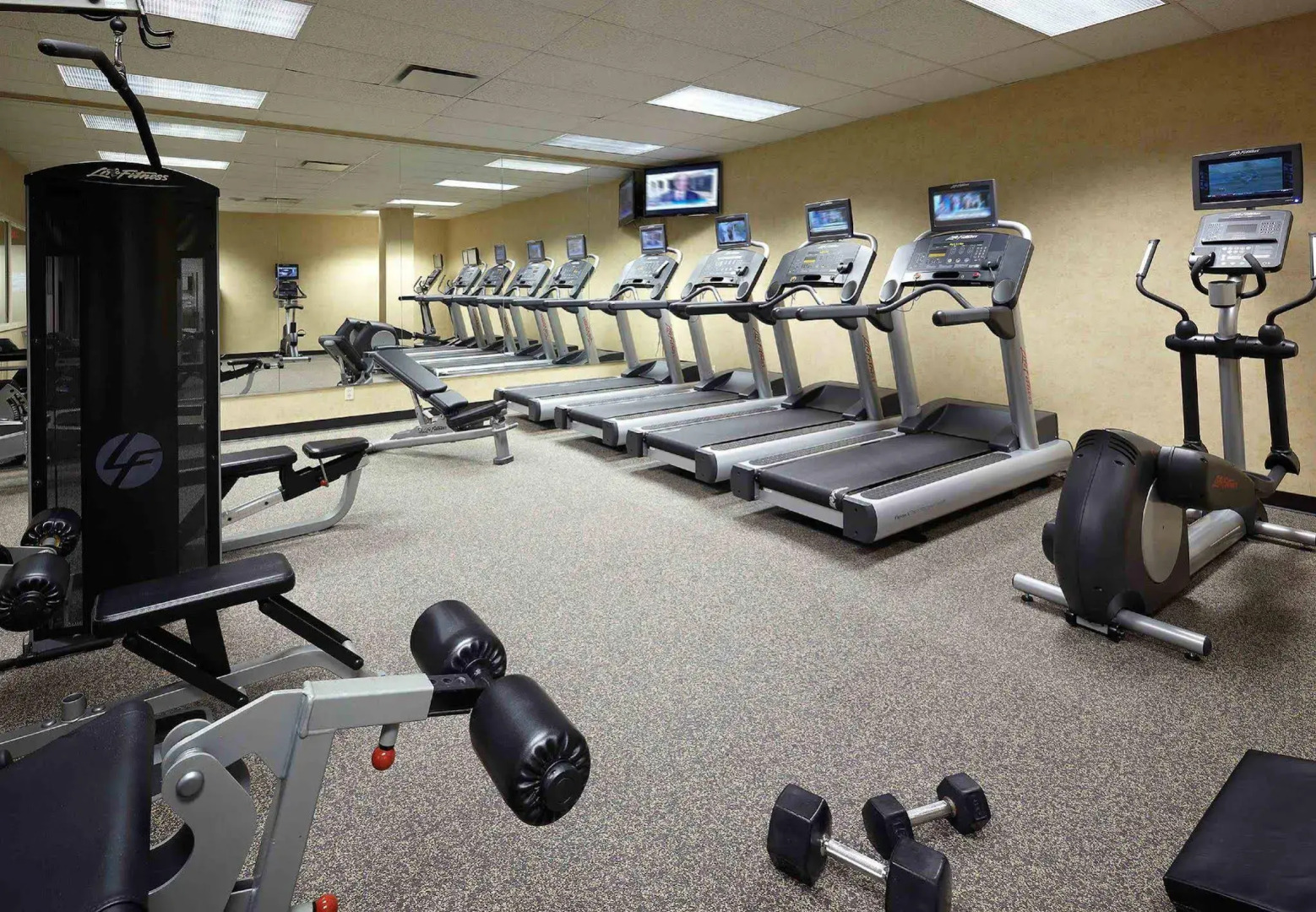 Photo - Courtyard by Marriott Montreal Airport