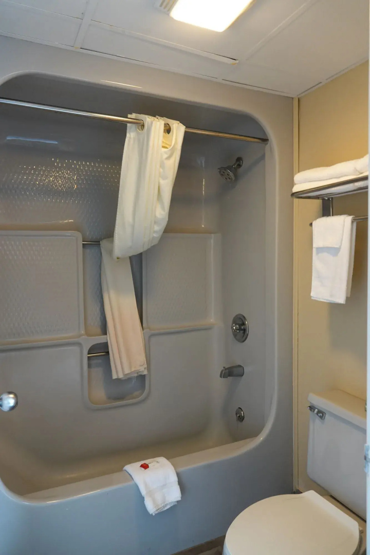 Photo - SureStay Plus Hotel by Best Western Gatlinburg