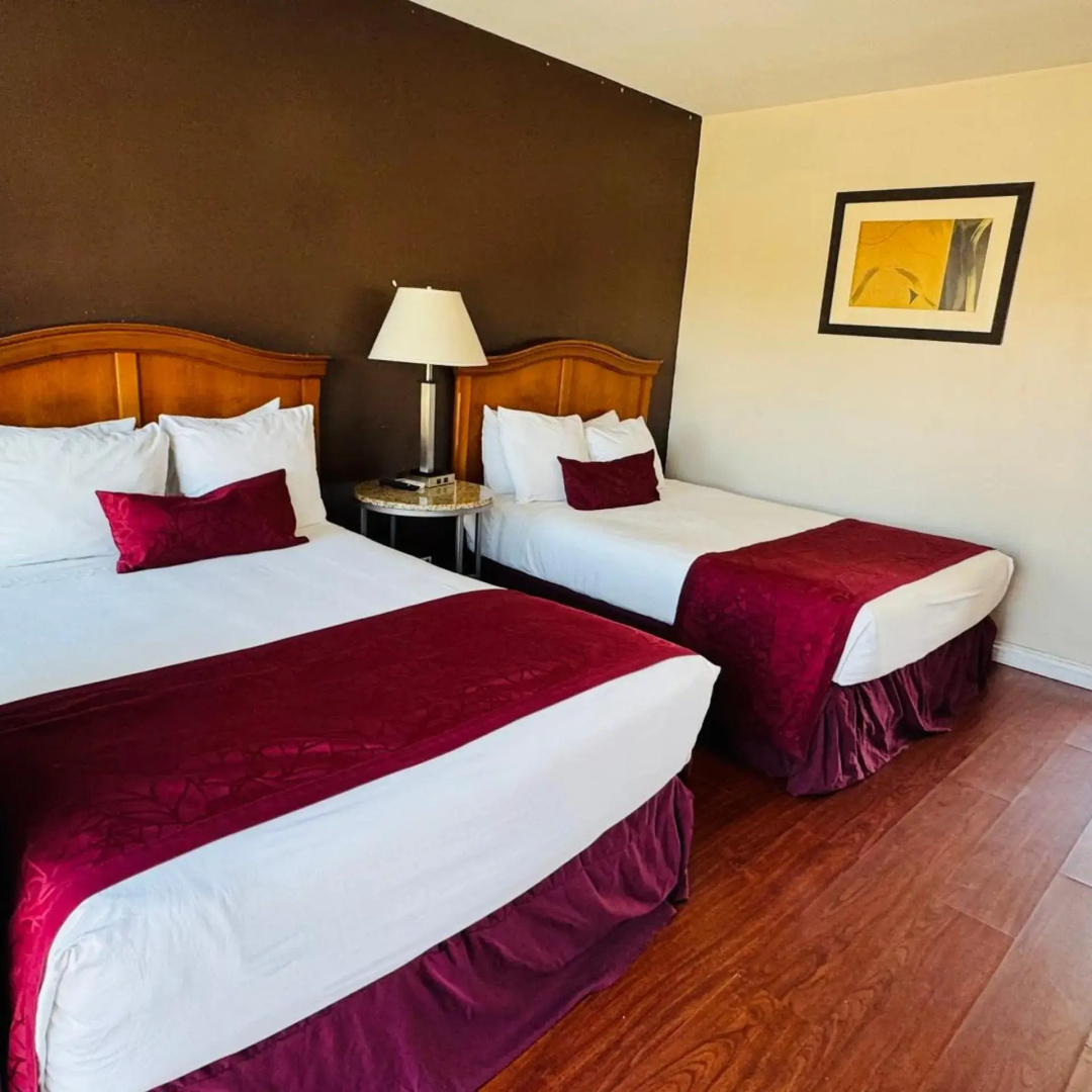 Photo - Holiday Lodge