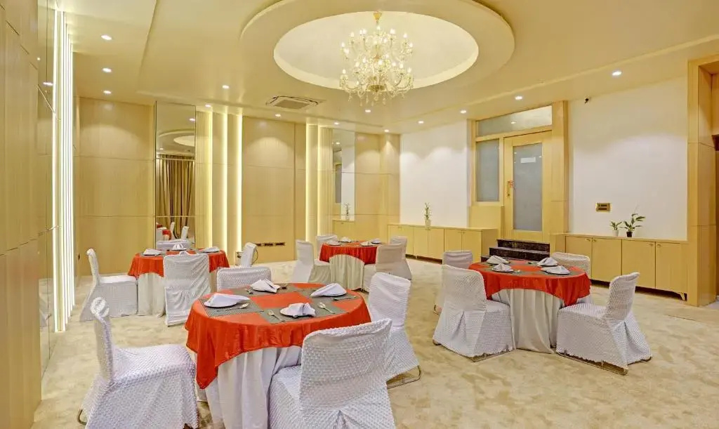 Photo - Treebo Premium Golden Bliss Trimurti Nagar Square