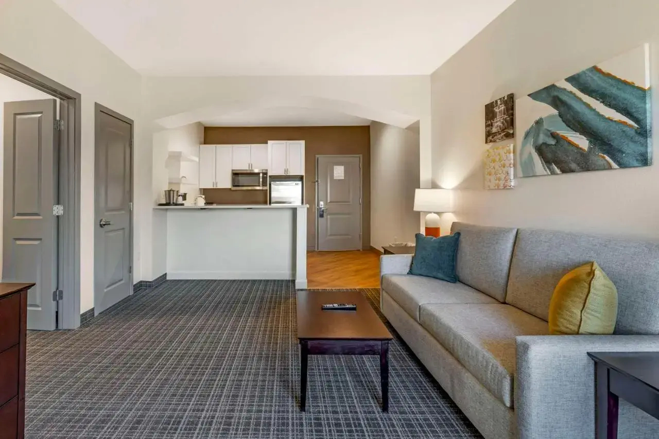 Photo - Comfort Inn & Suites Verona at Turning Stone Resort Casino