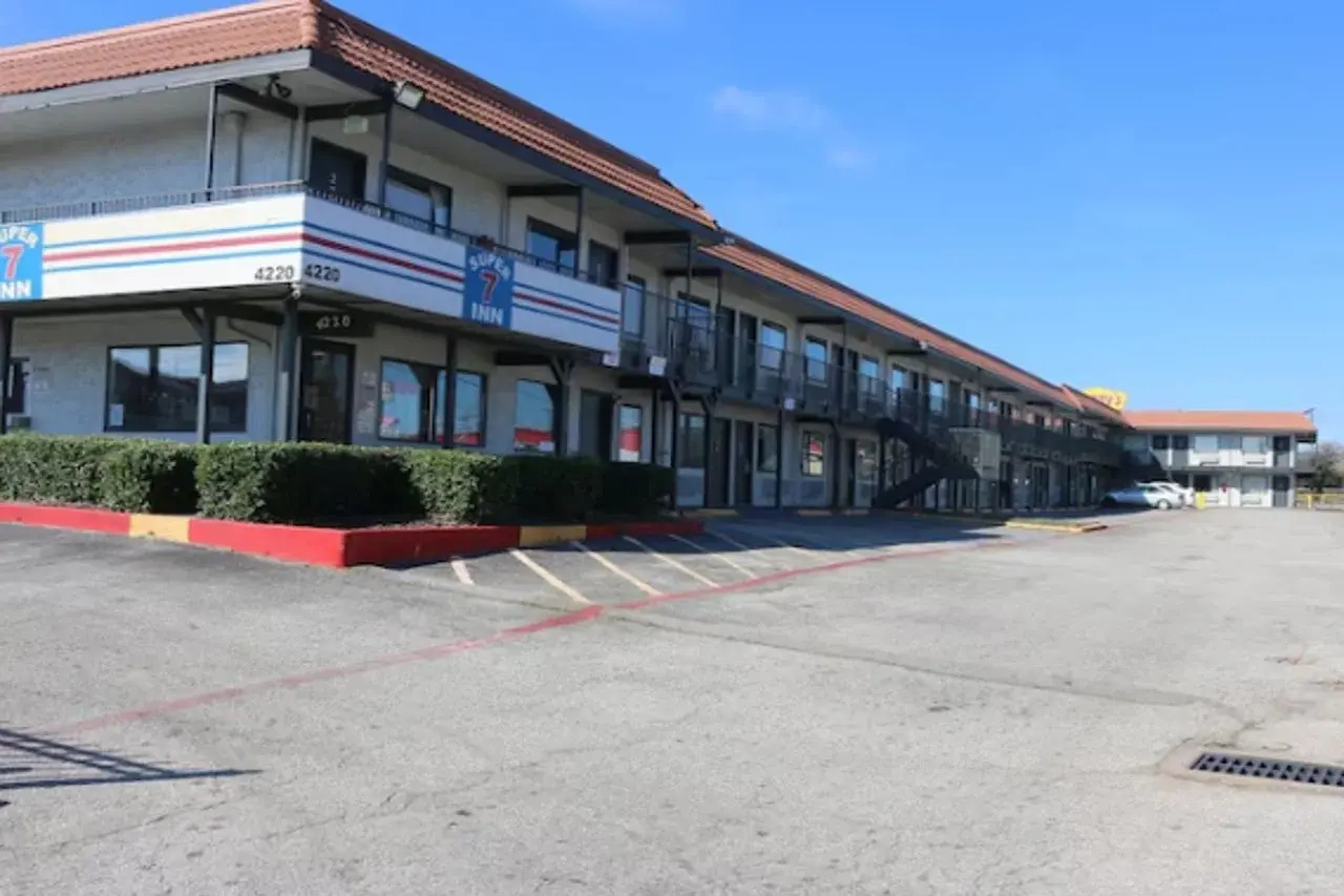 Foto - Super 7 Inn Dallas Near Duncanville