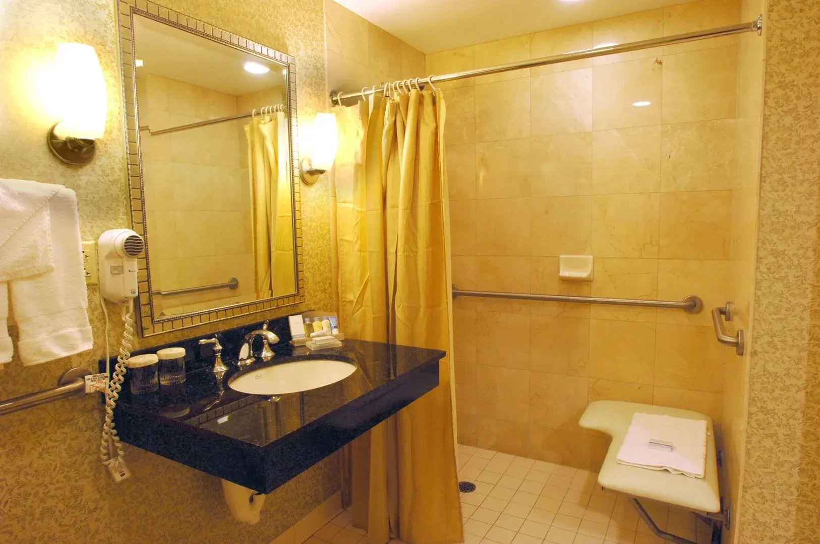 Photo - DoubleTree by Hilton Hotel Syracuse