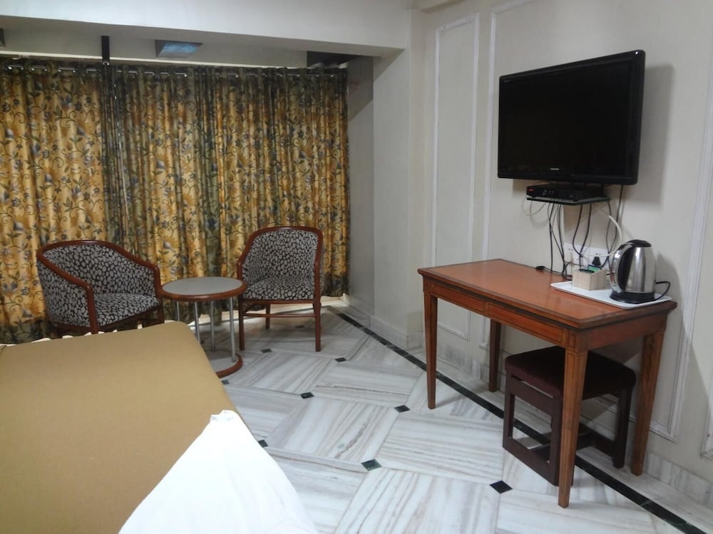 Photo - Royal Park Hotel