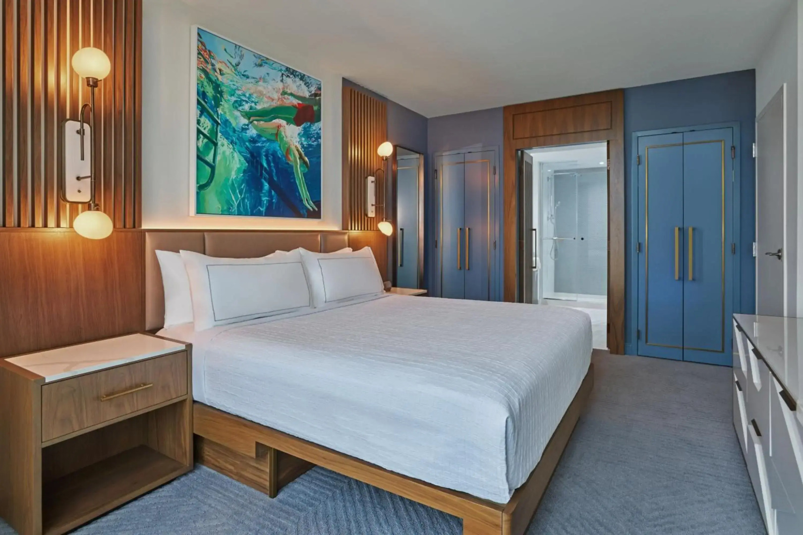 Photo - Walt Disney World Swan