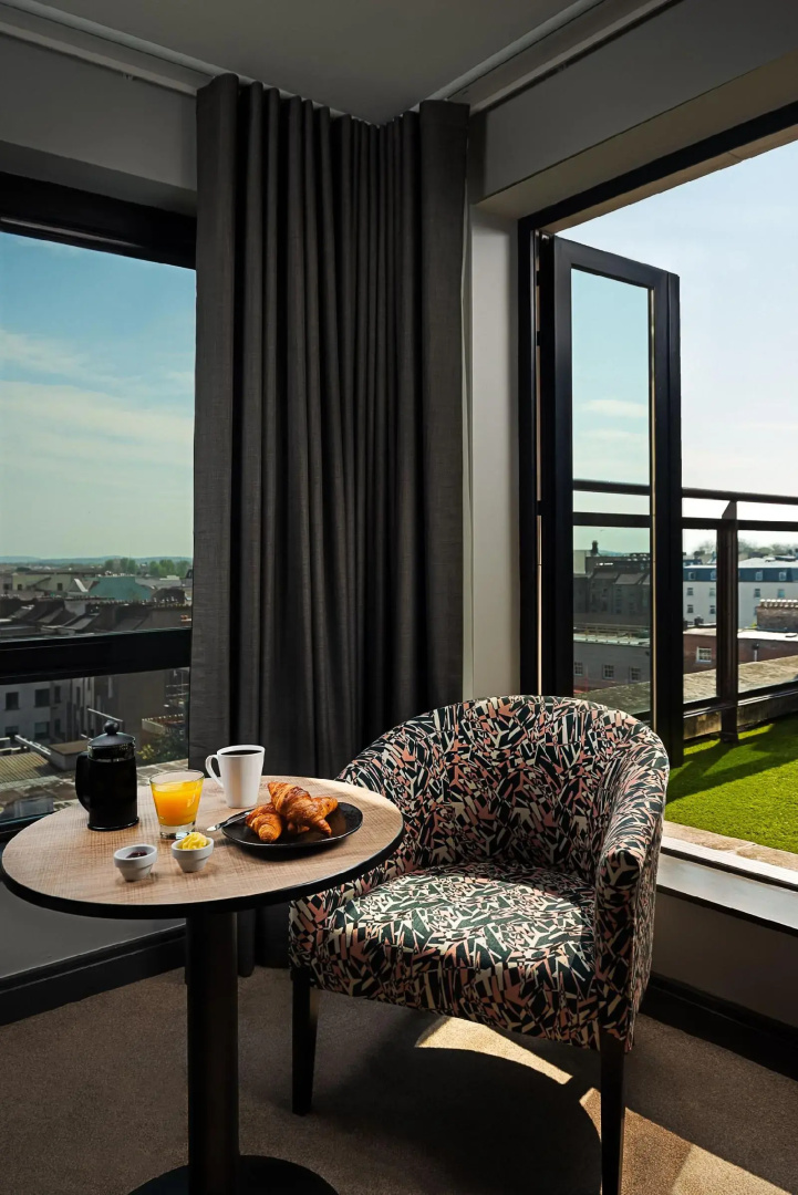 Photo - The George Limerick Hotel