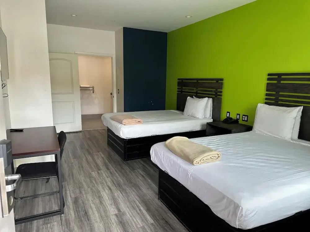 Photo - Signature Inn North Houston District