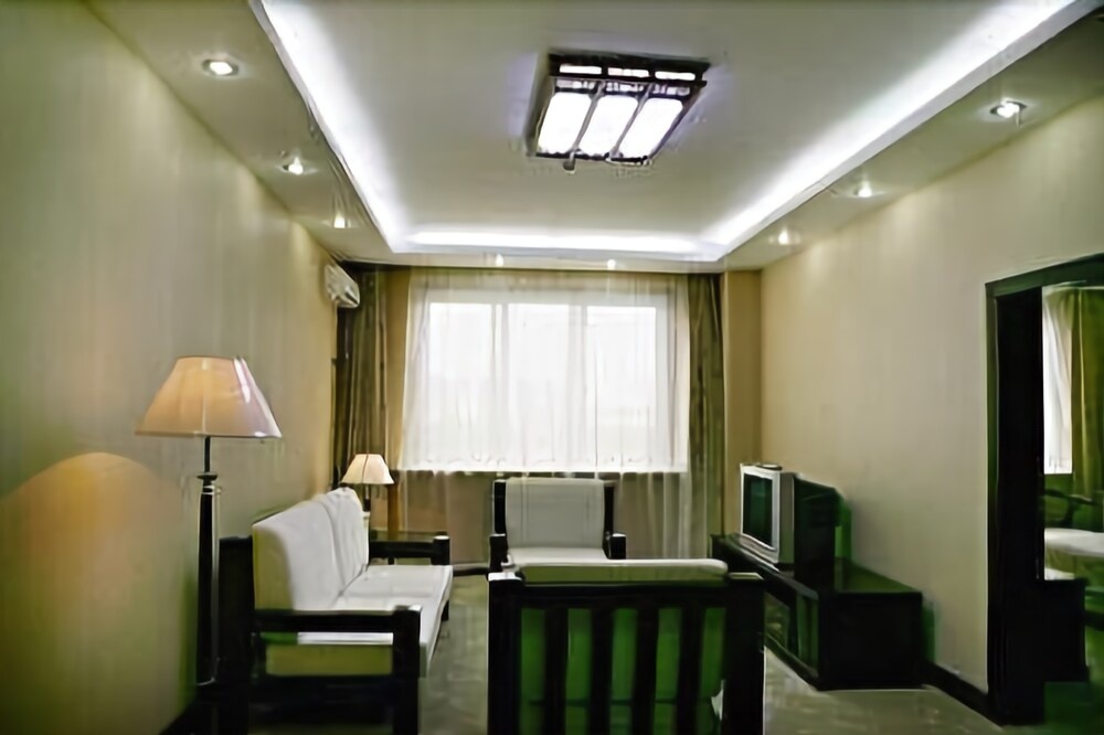 James Joyce Coffetel Hotel (Qinhuangdao Development Zone Yanshan University)