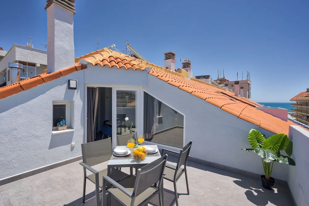 Photo - Sur Suites La Dorada, centricos soleados a pocos metros de la Playa y con Parking Opcional