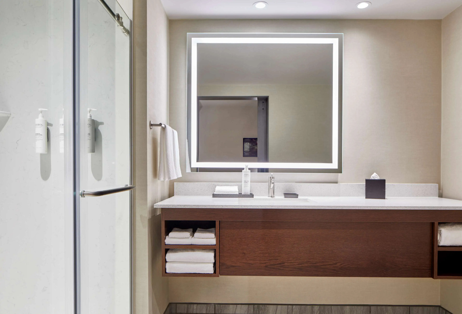 Photo - Embassy Suites by Hilton Nashville Downtown