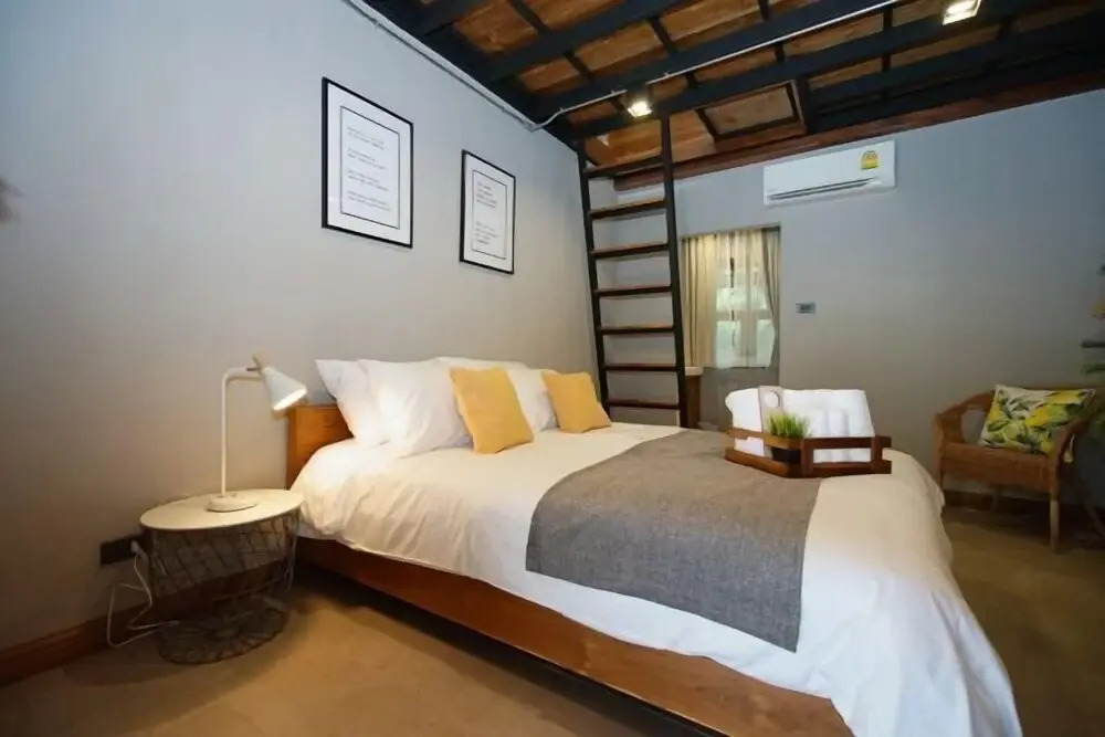 Foto - Yellow Pillow village