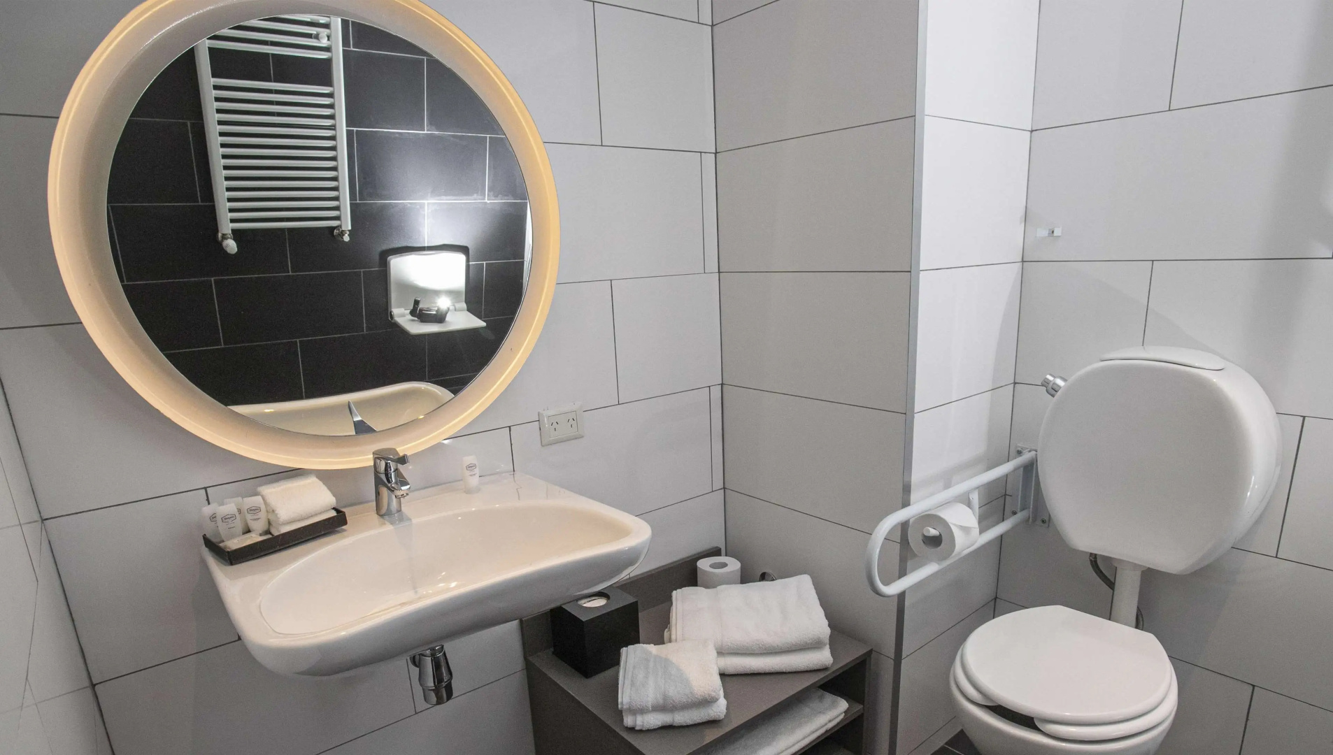 Photo - Hampton by Hilton Bariloche