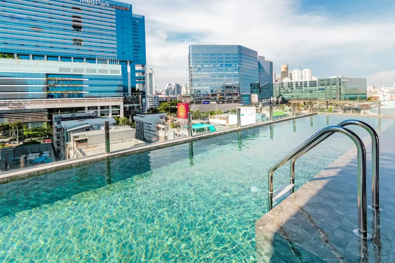 Foto - Seekers Finders Rama IV Hotel SureStay Collection by BW