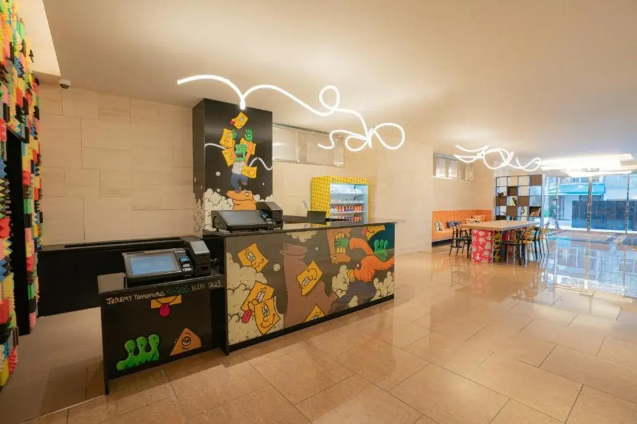 Foto - Lub d Osaka Honmachi - Near Dotonbori & Next to Hommachi Station