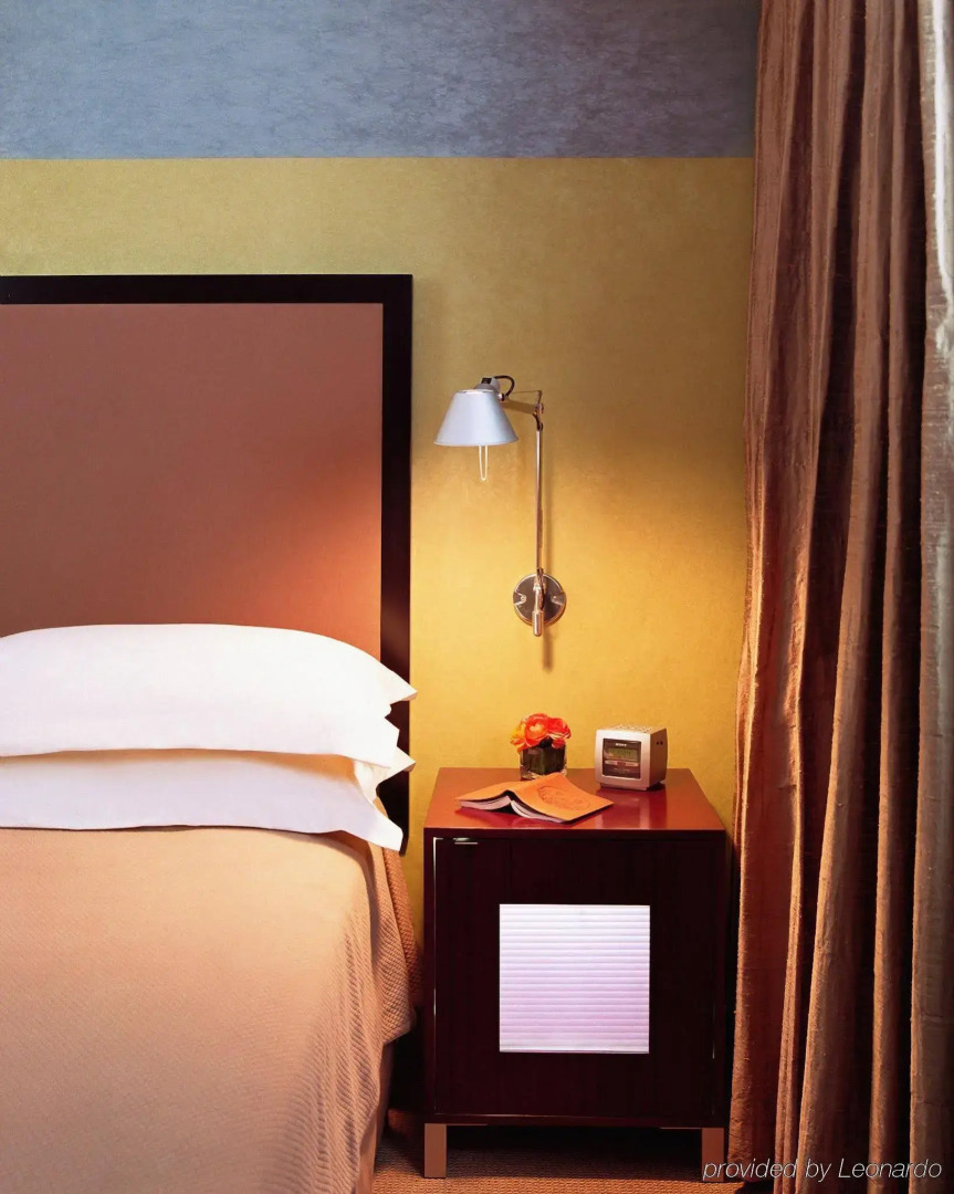 Photo - Sunset Marquis Hotel