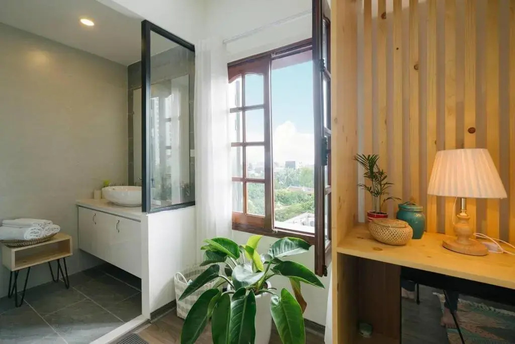 Photo - Eden Westlake Hotel