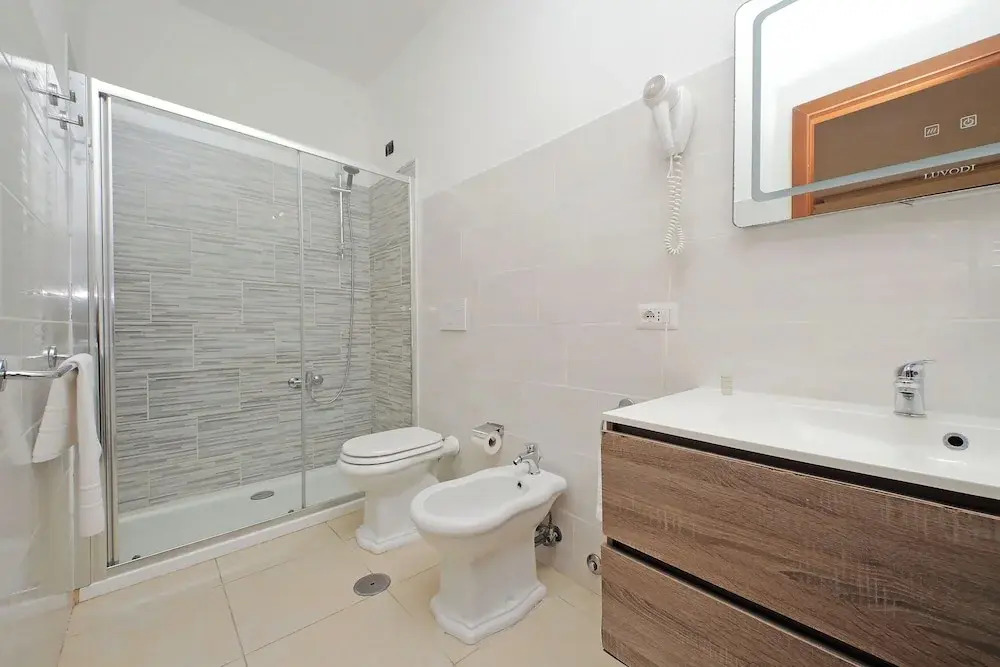 Photo - Romulus Rooms by Hostand