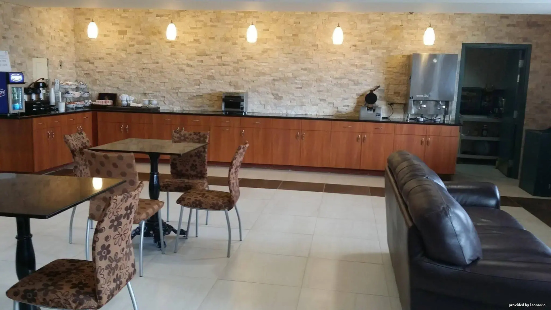 Photo - Best Western Oakbrook Inn