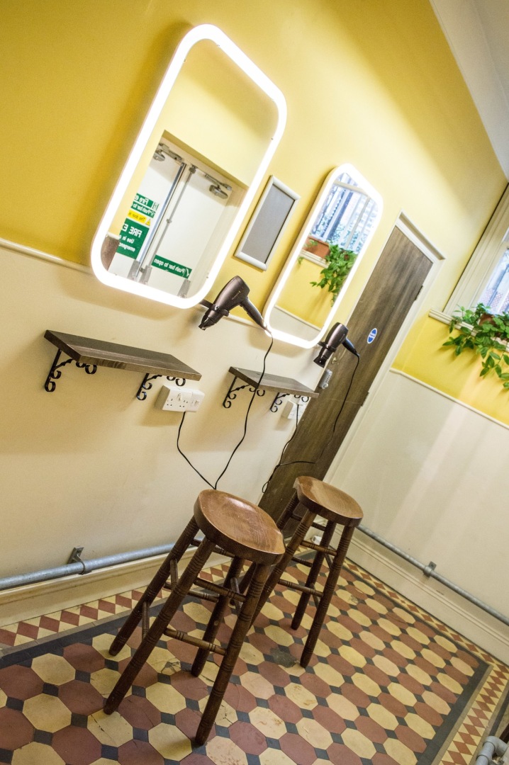 Photo - Palmers Lodge Swiss Cottage