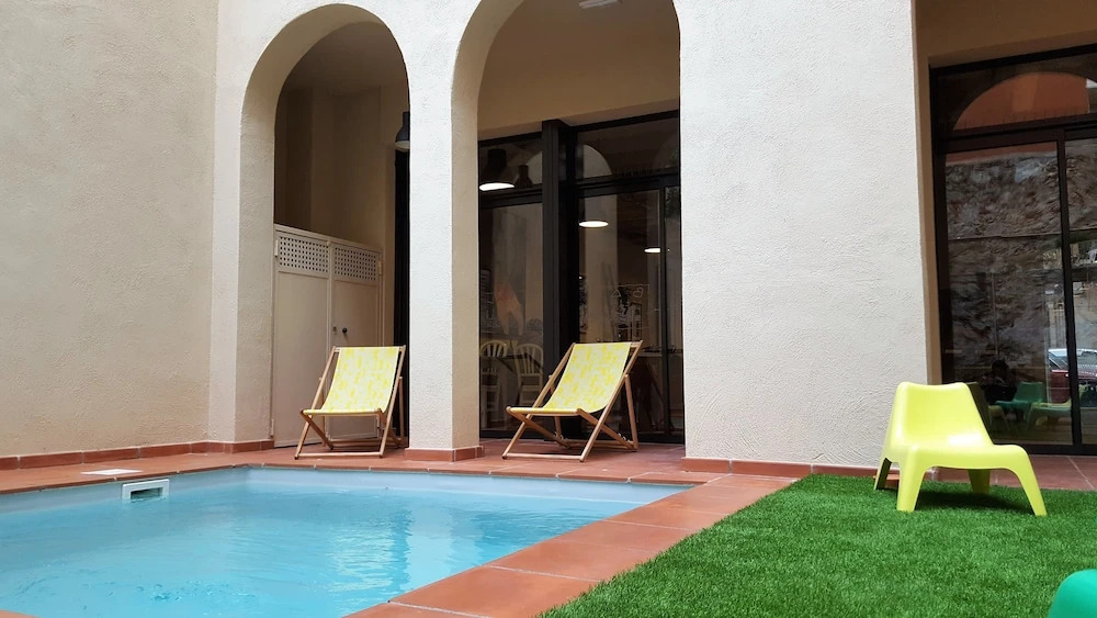 Photo - Ten To Go Hostel