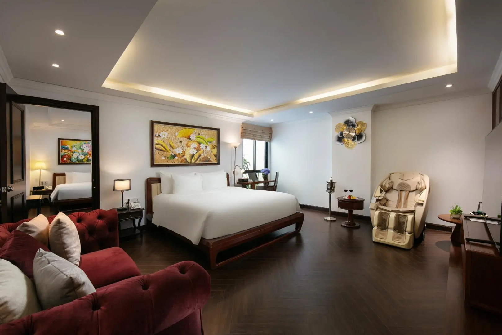 Photo - May de Ville Crown Hotel