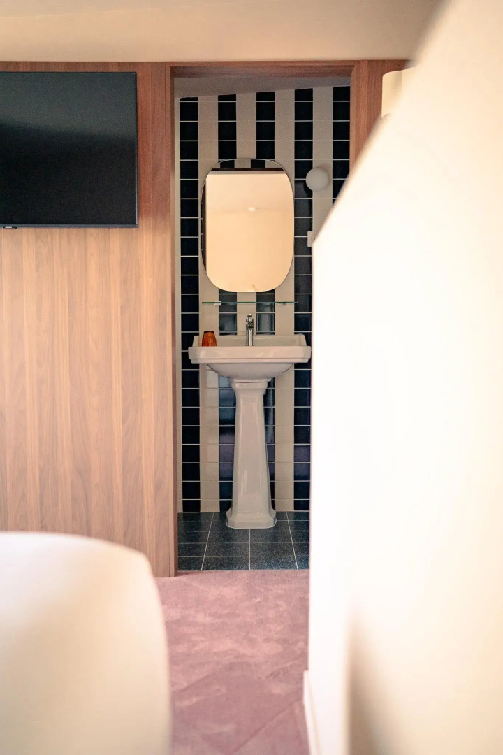 Photo - Lala Hotel