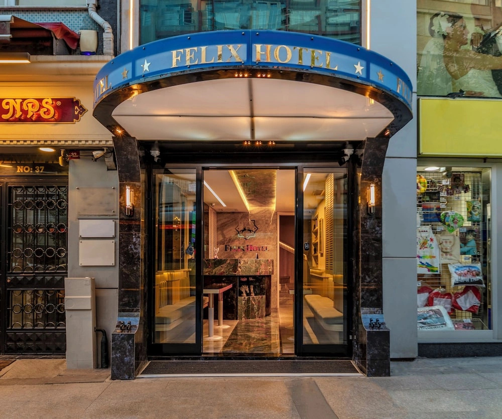 Photo - Felix Hotel