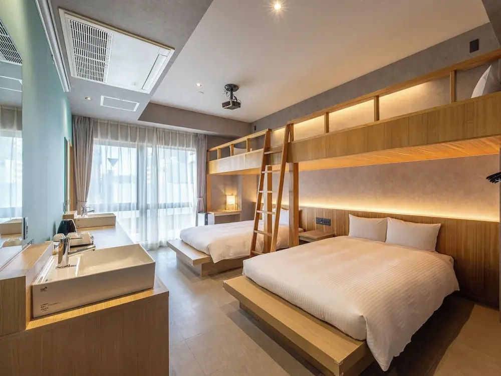 Foto - LACER OKINAWA NAHA Tomariport