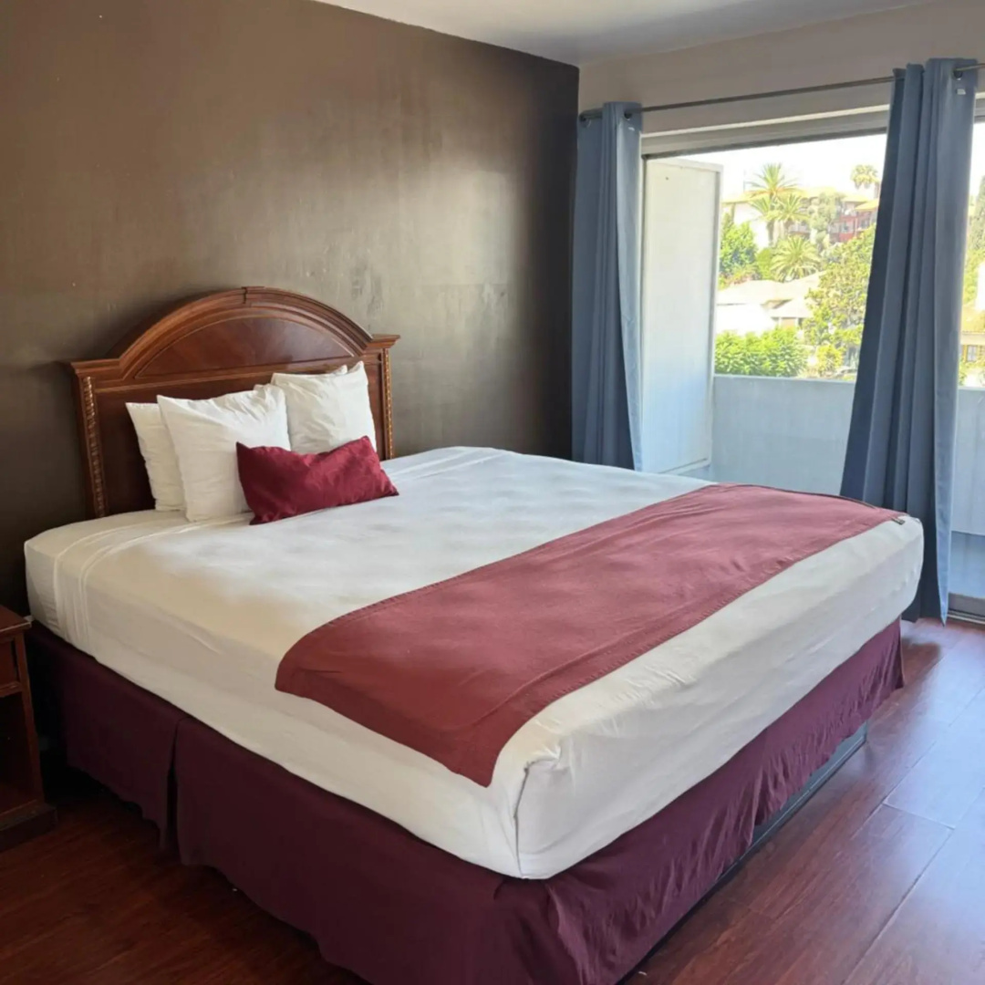 Photo - Holiday Lodge