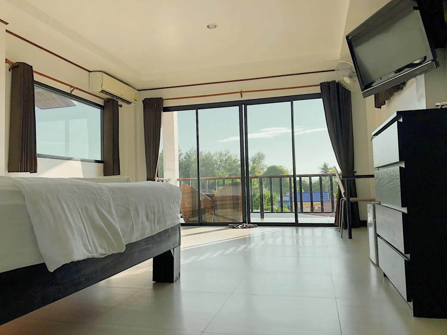 Photo - The Reef Hotel & Studios