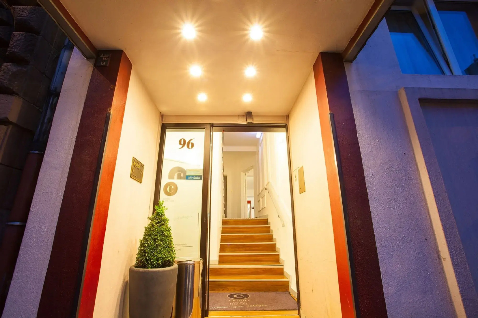 Photo - INA Hotel Royal
