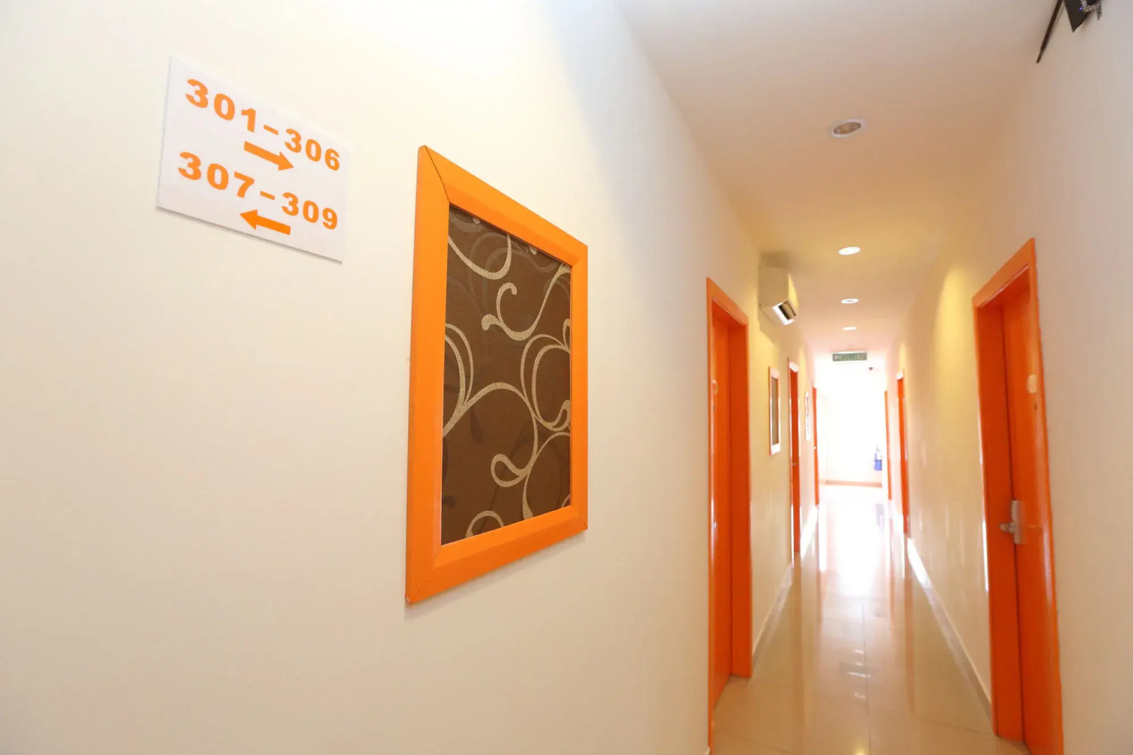 Photo - 1 Hotel Taman Connaught