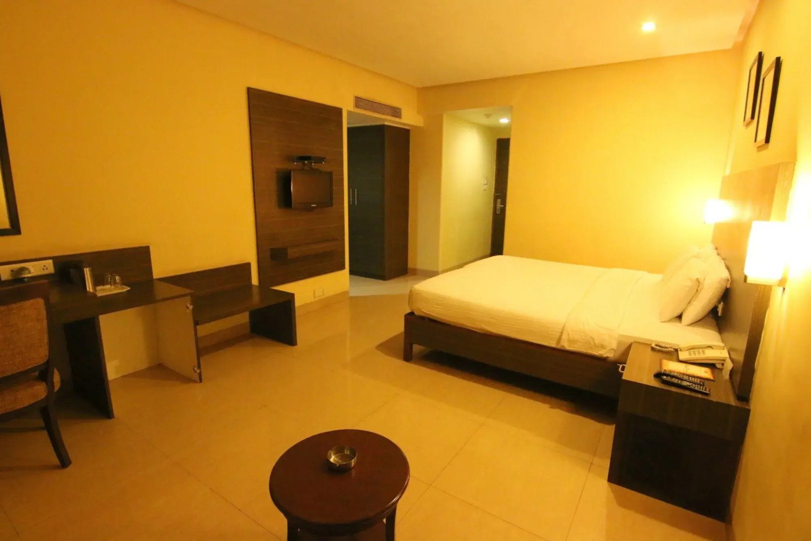 Photo - The Caliph Hotel, Mumbai Near Powai Lake