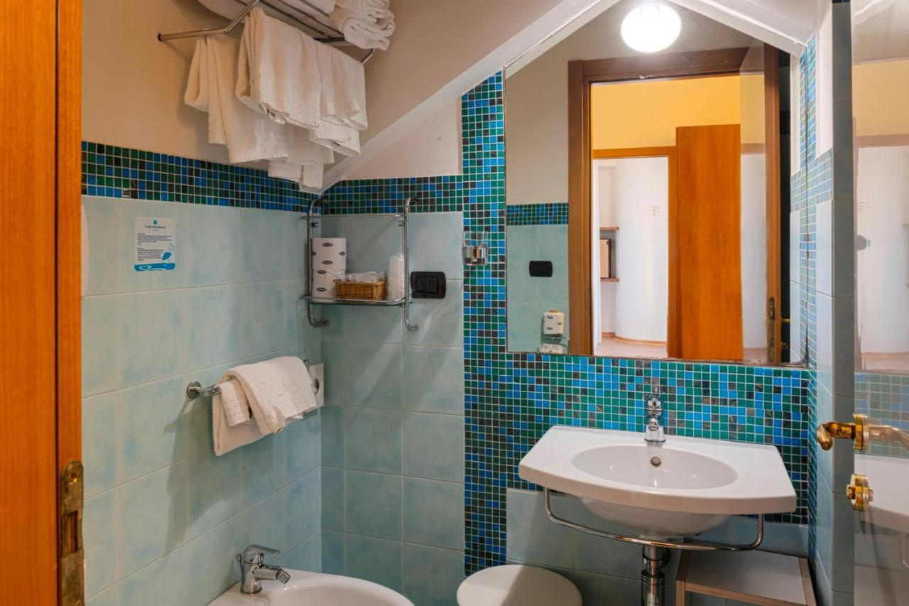 Photo - International Hotel & Suite